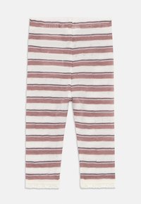 Stripete tights i lys rosa og hvit med mørk rosa og grå striper, med en blondekant nederst og en glatt tekstur.