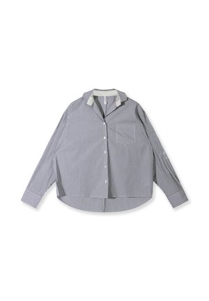 Overhemdd met blauw-witte verticale strepen, brede kraag, lange mouwen en een borstzak. Zachte stof met een ontspannen pasvorm.