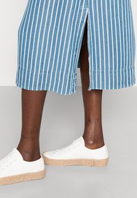 GAP Vardagsklänning - white