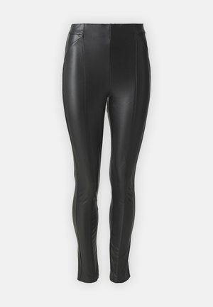 Leggings neri in ecopelle dal design elegante, caratterizzati da una vita alta, cuciture laterali per una forma sagomata e una texture liscia.