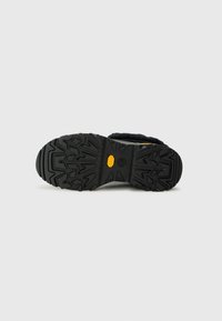 UGG ADIRONDACK - Snørestøvler - black