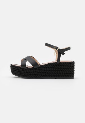 Sandali con plateau - black