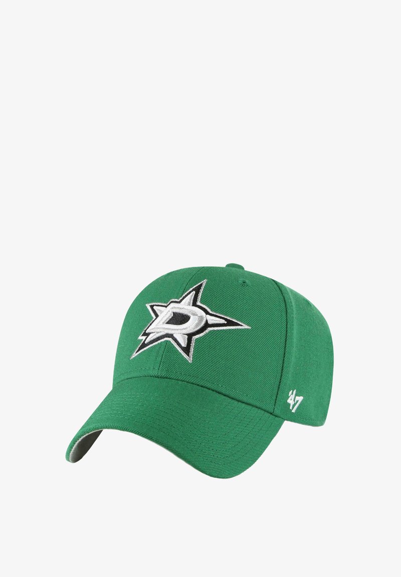 Gorra de béisbol verde hecha de tela, con un logotipo de estrella bordado en plata y negro. Se puede ver una etiqueta de la marca '47 en el costado.