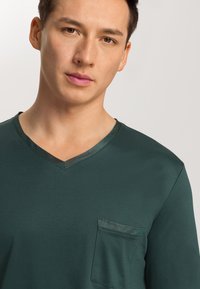 Hanro SELECTION - Nachtwäsche Set - laurel