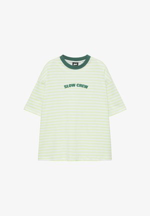 PULL&BEAR, BOXY STRIPED STWD - T-SHIRT - T-shirt imprimé - green