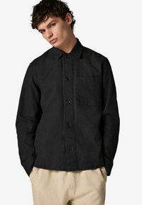 Unselected, black