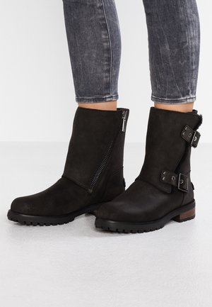 Cowboy/biker ankle boot - black