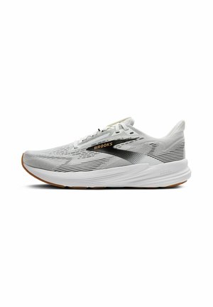 REVEL 8 - Road running shoes - white black oak buff