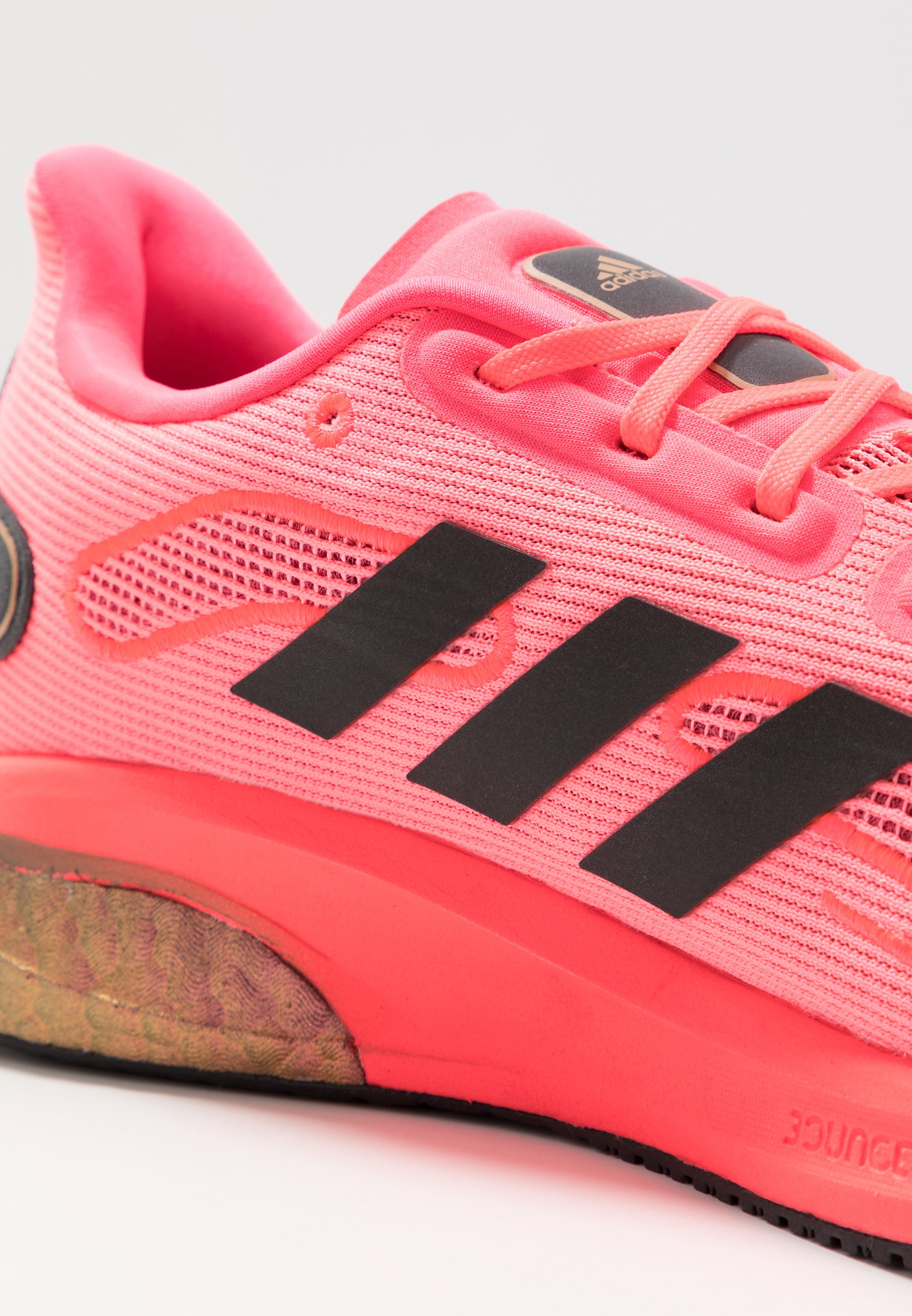 adidas supernova signal pink