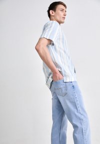 Thumbnail Image 5