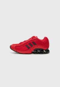 Unselected, better scarlet/core black/core black