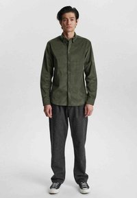 Anerkjendt LEIF SOLID - Overhemd - forest night