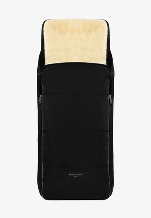 Zwarte babyslaapzak met een pluche crèmekleurige voering. Voorzien van ritssluitingen en horizontaal gequiltte secties. Etiket zegt "WERTHER CHRIST BABY."