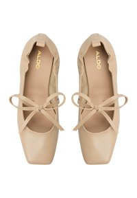 Beige Ballerinas mit quadratischer Zehenpartie, aus glattem Leder. Mit abgerundetem Rand, elastischem Kragen und flachen Leder-Schleifenakzenten.