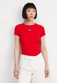 Tommy Jeans - SLIM BADGE TEE - Print T-shirt - deep crimson Thumbnail Image 1