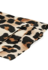 Tessuto con stampa leopardata caratterizzato da una trama morbida con sfumature di beige, marrone e nero in un design sovrapposto con bordi raw.
