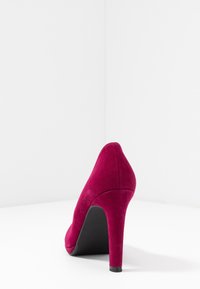 Peter Kaiser Zapatos altos - purple