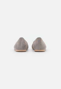 Pretty Ballerinas ANGELIS VILMIUS - Sabrinas - gris