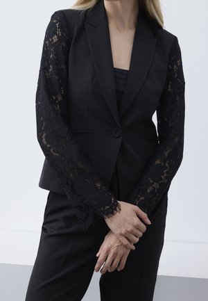 Bleiseri - black