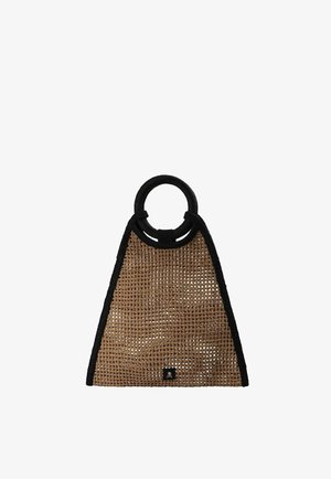 Sac à main marron style panier tissé avec bordure noire et anses rondes, avec une petite étiquette logo tête de mort en bas au centre.