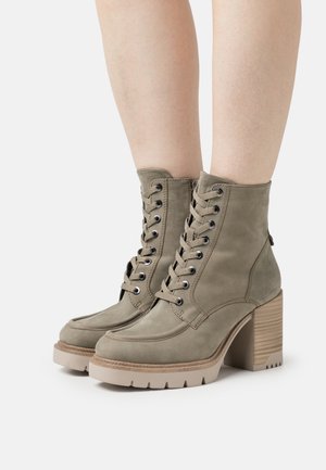 Platform ankle boots - sage