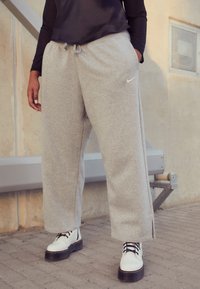 Nike Sportswear Träningsbyxor - grey