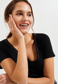 Grain de Malice COL V - T-shirt basique - noir