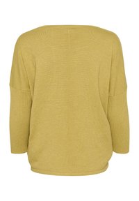 Pull jaune moutarde, texture côtelée légère, encolure bateau, manches trois-quarts, ourlet arrondi, dos sans coutures.