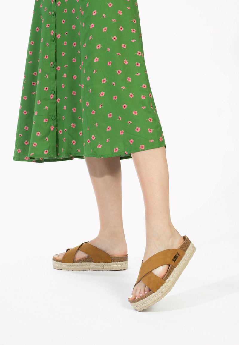 SUNBAY ASTILBE Mules camel Zalando