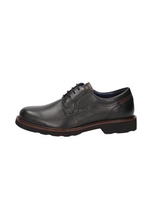 Chaussure en cuir noir à lacets avec un bout arrondi, des détails de coutures subtils, des accents marron au niveau du talon et une semelle en caoutchouc texturée.