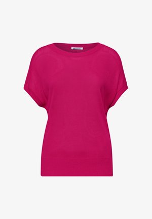 Jasnoróżowy krótki sweter z dzianiny z okrągłym dekoltem i prążkowanym dołem, przedstawiony na jednolitym białym tle.