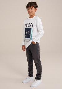 WE Fashion - BLUE RIDGE - Pieguloša piegriezuma džinsi - grey Miniatūras attēls 1