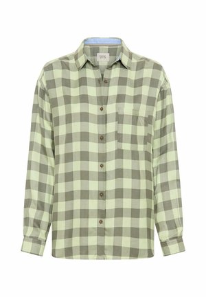 Grøn og beige ternet skjorte med knapper, brystlomme, lange ærmer og brune knapper; har en klassisk krave og en kurvet kant.