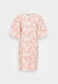 Valkoinen polvenpituinen mekko, jossa on korallinvärinen kukkakuosi, pyöreä pääntie ja leveät kyynärpituiset puffihihat.