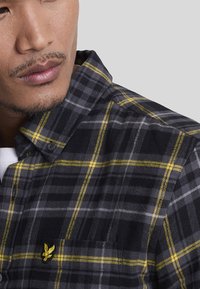 Lyle & Scott CHECK - Camicia - jet black
