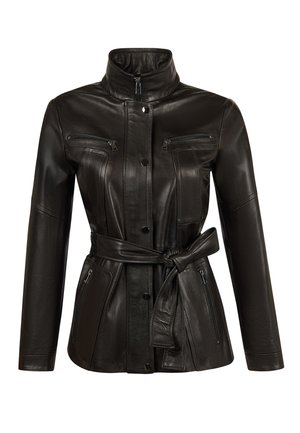 Chaqueta de cuero negra para mujer con cuello alto, cremallera y botones a presión, cuatro bolsillos con cremallera y cinturón atado en la cintura.