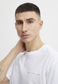 Solid SDEZRI - Triko s potiskem - white
