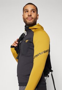 Dynafit RADICAL - Tréningová bunda - tobacco