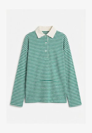 Žalios ir baltos spalvų horizontaliai dryžuotos ilgomis rankovėmis polo marškinėliai su baltu apykaklės kraštu ir trimis baltais mygtukais priekyje.