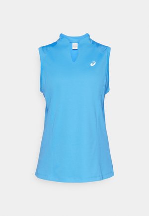 Débardeur de sport bleu sans manches avec un col en V, fabriqué en tissu léger, arborant un petit logo sur la poitrine et une texture lisse.