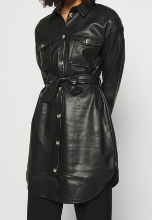 Krátký kabát - black