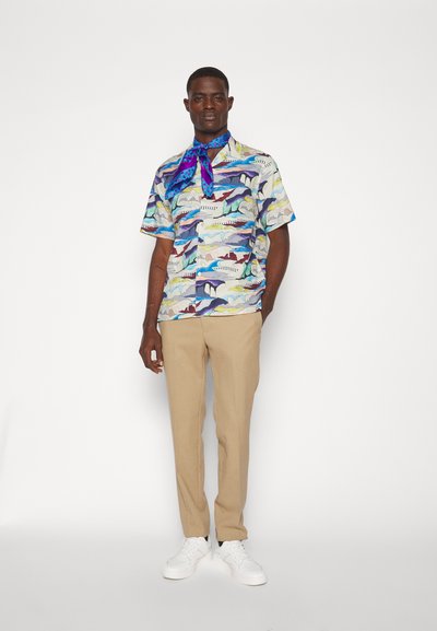Paul Smith S Shirt White Multi Buttons and Striped Cuffs W2R-019B-F21176-01