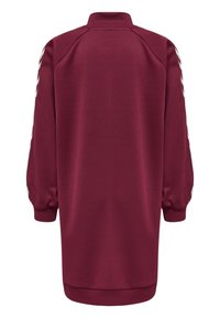 Bordeaux långärmad sweatshirtklänning med hög krage, har elastiska manschetter och kontrasterande vita sidostråk längs ärmarna.