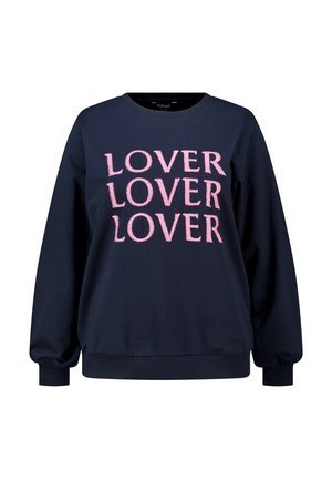 Marineblauwe sweatshirt met lange mouwen, featuring grote roze "LOVER" tekst. Standaard ronde hals, geribbelde manchetten en tailleband. Zachte stoftextuur.