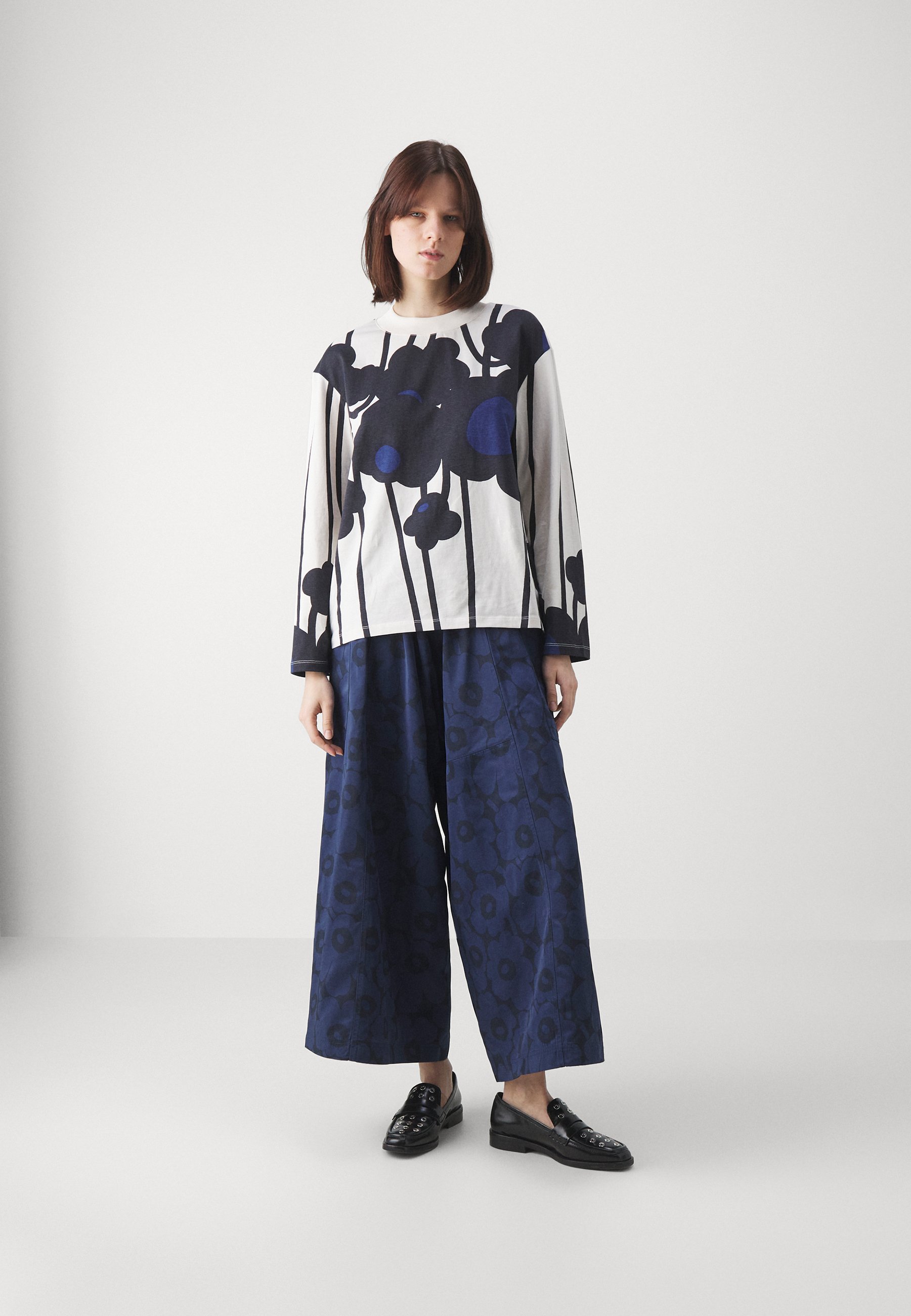 【2024SS】marimekko マリメッコ/ Valkea Lammet カットソー 2024SS】marimekko マリメッコ/ Valkea Unikko カットソー