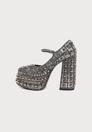 Koi Footwear, BASSET HAND STUDDED PLATFORM HEEL - Обувки с отворени пръсти - grey