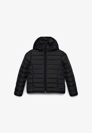 Giacca imbottita nera con cappuccio, dotata di zip frontale, design trapuntato orizzontale e tasche laterali. Tessuto liscio e lucido.