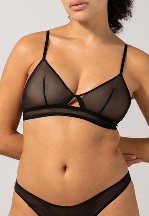 Zwarte mesh bralette met dunne bandjes, met een driehoekige vorm, doorschijnende stof en een uitsnijding in het midden, gecombineerd met bijpassende bikini slipjes.