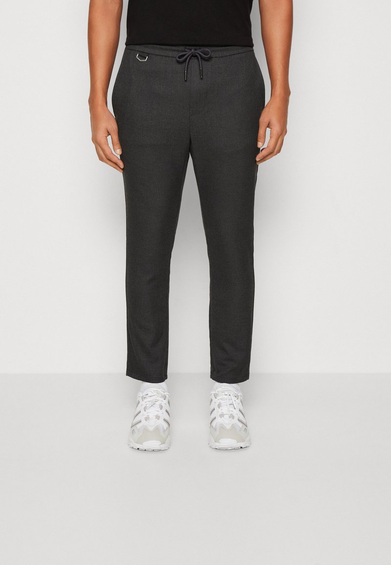 Only & Sons - ONSLINUS TAP CROP PANT - Kalhoty - dark grey melange, Zvětšit