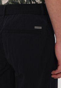 Thumbnail Image 8